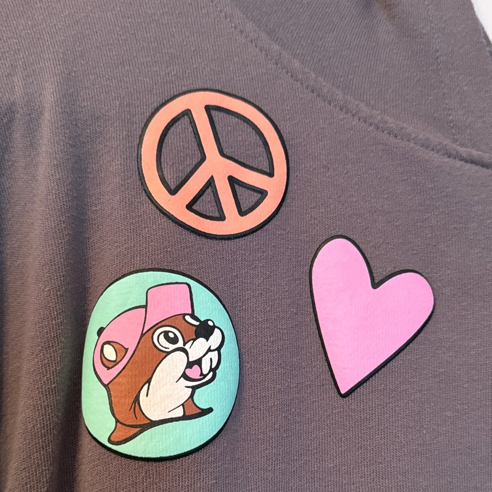 Buc-ee’s Gray Long Sleeve Tshirt - Picture 2 of 5